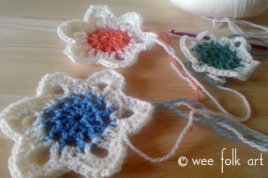 retro-crochet-snowflake-ornaments4