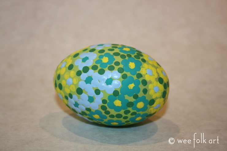 Dot Painting on Wooden Eggs Tutorial - Wee Folk Art